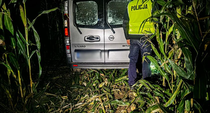 Region: Trzy pościgi policyjne jednego wieczoru. Dwie osoby przewoziły nielegalnych imigrantów [foto]