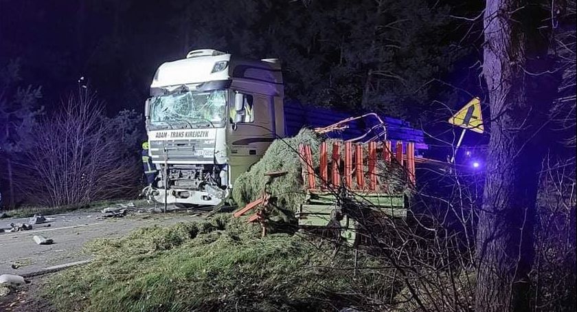Zderzenie trzech pojazdów w gminie Ciechanowiec. Jeden z kierowców pijany [FOTO]