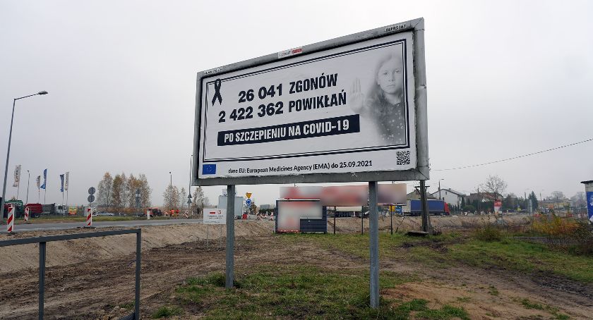 „Antyszczepionkowy” billboard w Wysokiem Mazowieckiem [FOTO]
