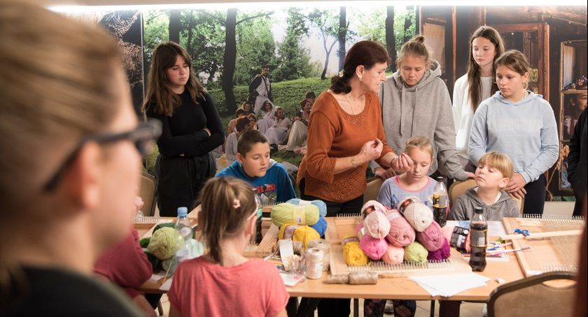 Gobeliny autorstwa dzieci i młodzieży w Ciechanowcu [foto]