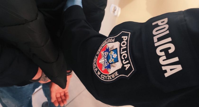 Zniszczyli szybę, wyrwali kamerę i odkręcili butlę z gazem w jednym ze sklepów