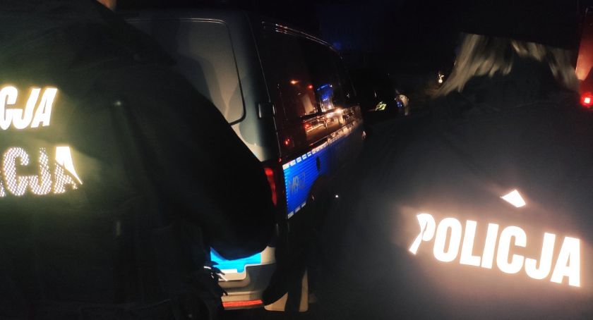 Dwóch nietrzeźwych, jeden bez uprawnień spowodował kolizję