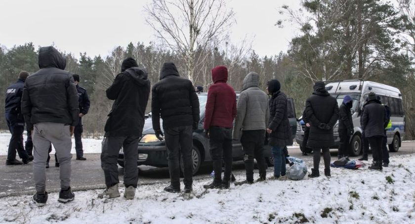 Po pościgu policja zatrzymała kolejnego tzw. kuriera imigrantów [foto]