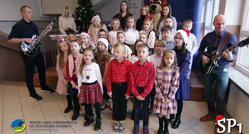 Skrzypi wóz, czyli piękna polska kolęda w wykonaniu uczniów z Wysokiego Mazowieckiego [video]