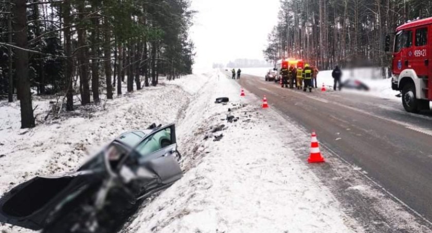 Wypadek w Ciechanowcu. Trzy osoby w szpitalu [foto]