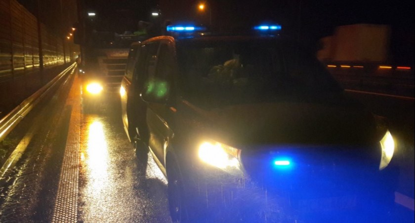 Jechał wężykiem po S8. Miał prawie 3 promile alkoholu