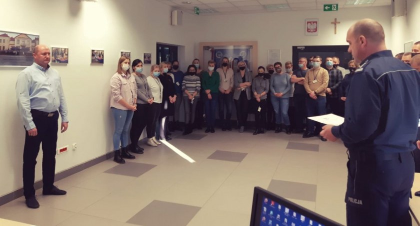 Wieloletni oficer dyżurny wysokomazowieckiej policji żegna się ze służbą [foto]