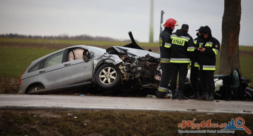 Nie żyje jedna z osób poszkodowanych w wypadku w Dąbrówce Kościelnej