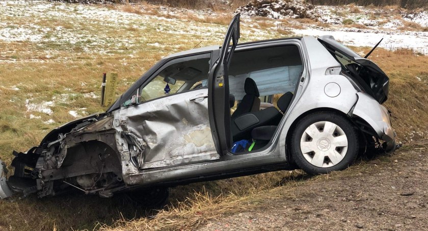Wahadło na drodze do Łomży po zderzeniu 3 pojazdów [foto+aktualizacja]