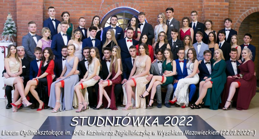 Studniówka w Jagiellończyku - zobacz skrót VIDEO i zdjęcia grupowe