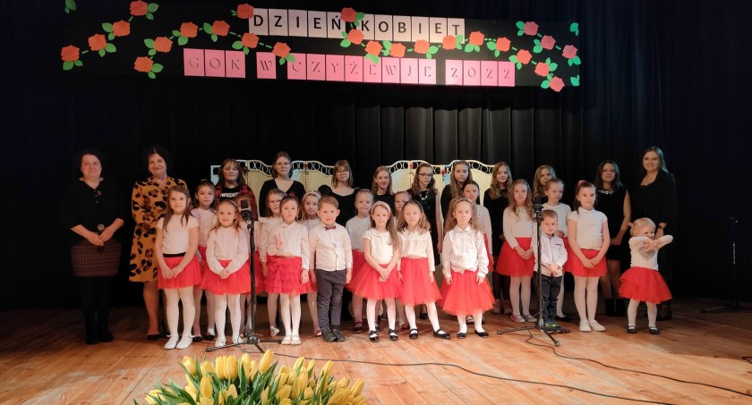 Koncert z okazji Dnia Kobiet w czyżewskim GOK-u [foto]
