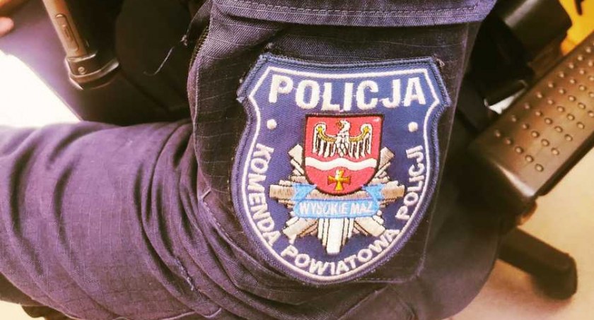 Palił papierosa na dworcu. Był poszukiwany