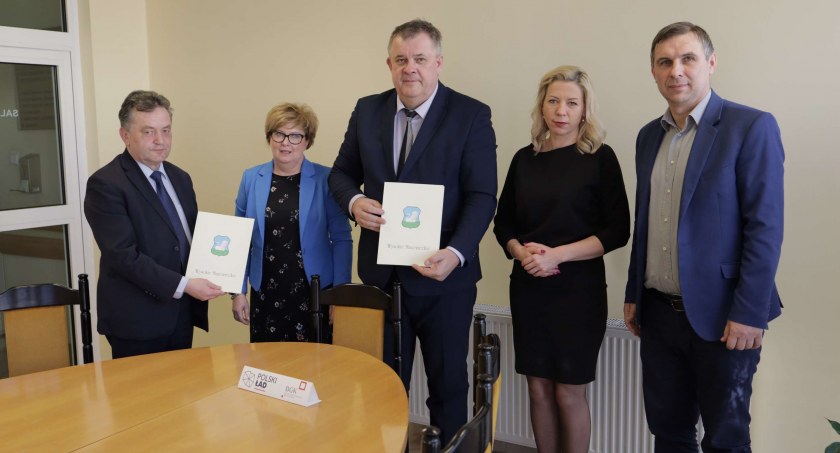 Umowa na nową ulicę w mieście podpisana [FOTO]