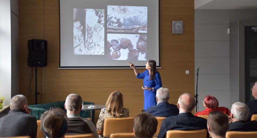 Spotkanie Klubu Miłośników Historii z dr hab. prof. UMK Małgorzatą Grupą