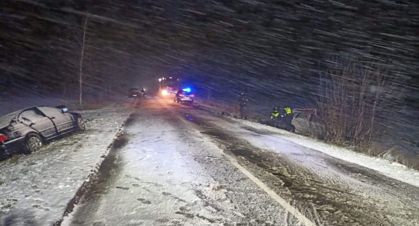 Śmiertelny wypadek w regionie. Trudne warunki na drogach [foto]