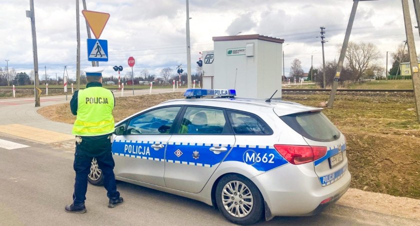Ponad 850 wykroczeń w rejonie przejazdów kolejowych w ciągu jednego dnia