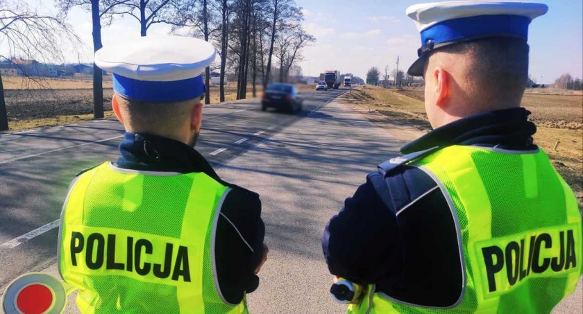 Posypały się mandaty na drogach powiatu. Wpadł pijany kierowca
