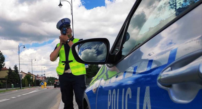 Jechał ponad 100 km/h przez Szepietowo. Musiał pożegnać się z prawem jazdy
