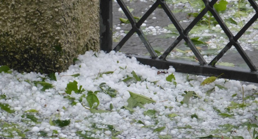 IMGW ostrzega - mogą pojawić się burze z gradem