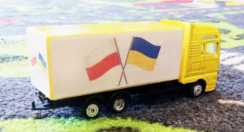 O swoim wyjeździe obywatele Ukrainy powinni poinformować ZUS [PL+UA]