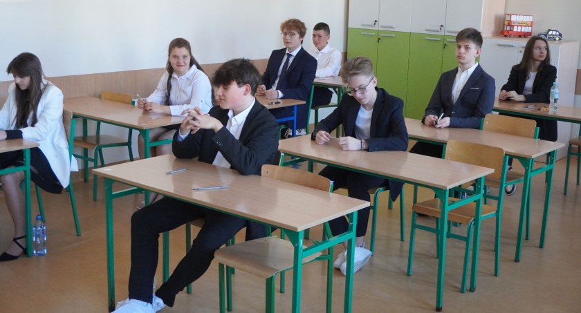 Drugi dzień egzaminów ósmoklasistów. Dziś - matematyka [FOTO]