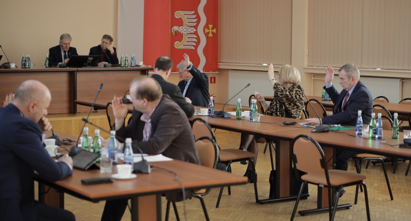 Rada Powiatu debatowała podczas XXXIII sesji 