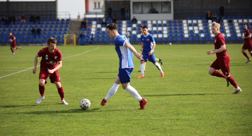 IV liga: Zwycięstwa Ruchu i Olimpii, potknięcie ŁKS-u