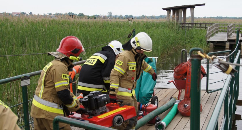 Pożar w Narwiańskim Parku Narodowym. W akcji 76 strażaków [foto]