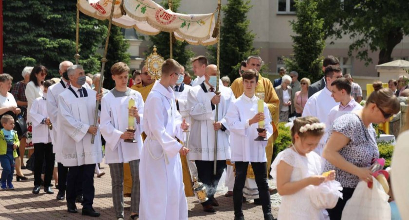 Boże Ciało 2022. Trasy i godziny procesji