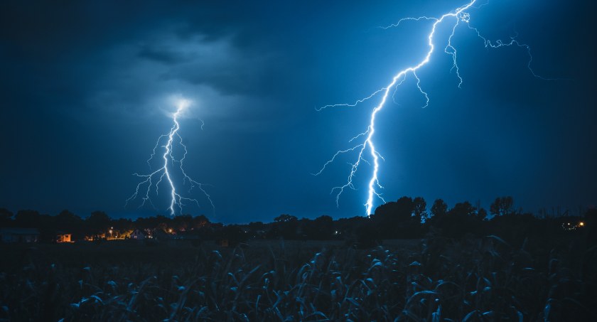 Burze z gradem. IMGW wydał alert