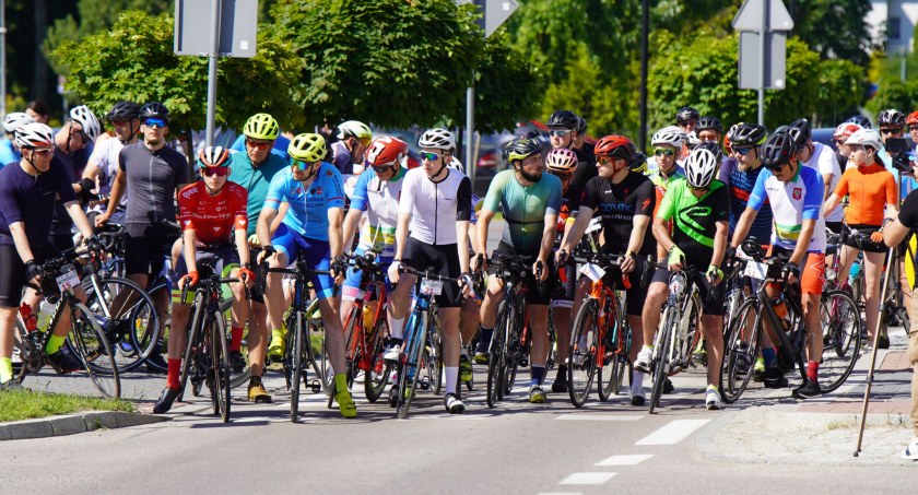 Wyruszył VI Wysokomazowiecki 24-godzinny Maraton Rowerowy [FOTO]