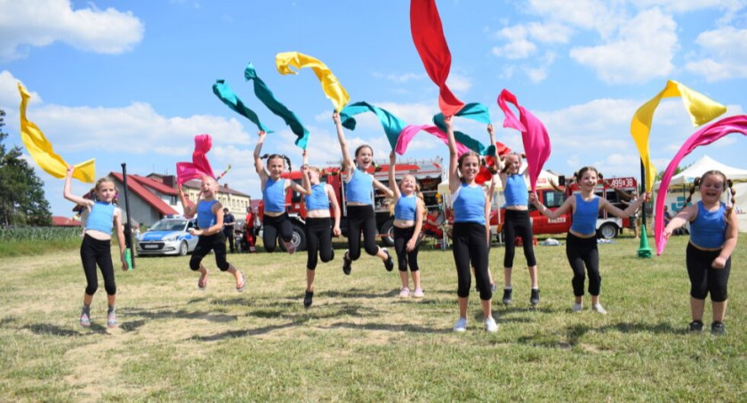 Słoneczny piknik rodzinny w Kuleszach Kościelnych [foto]
