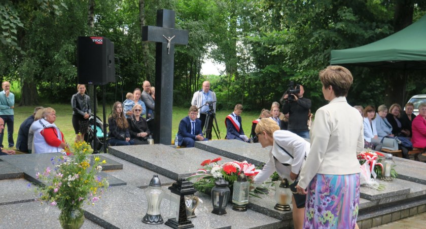 Nowe Piekuty: Uczcili pamięć wymordowanych mieszkańców wsi Krasowo-Częstki [foto]