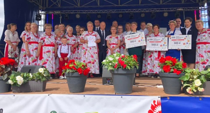 I Powiatowy Zjazd Kół Gospodyń Wiejskich w Kobylinie-Borzymach za nami [foto]