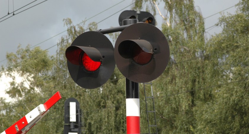 Uwaga kierowcy! Zamknięto przejazd kolejowy