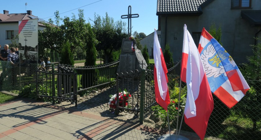 Nowe Piekuty: Mieszkańcy gminy uczcili pamięć ofiar zbrodni w Skłodach-Borowych