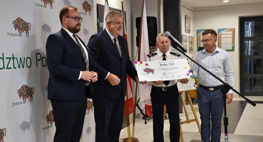 Dofinansowanie na zakup sprzętu dla OSP Wysokie Mazowieckie [foto]