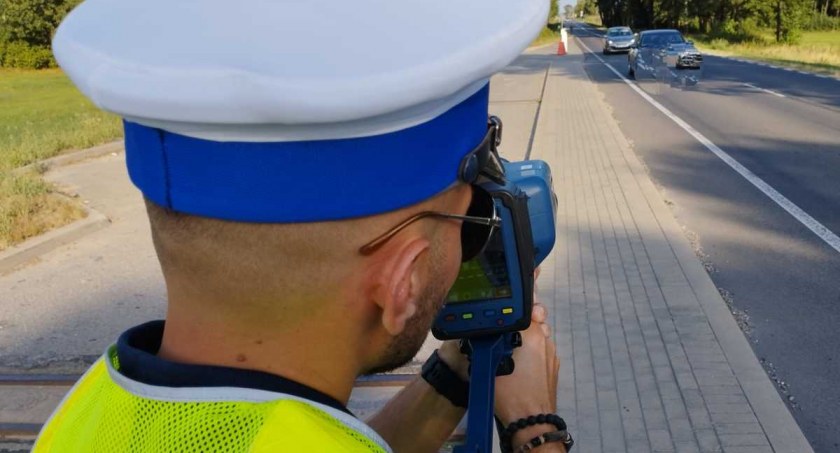 Gm. Ciechanowiec: Pędziła ponad 100 km/h w terenie zabudowanym