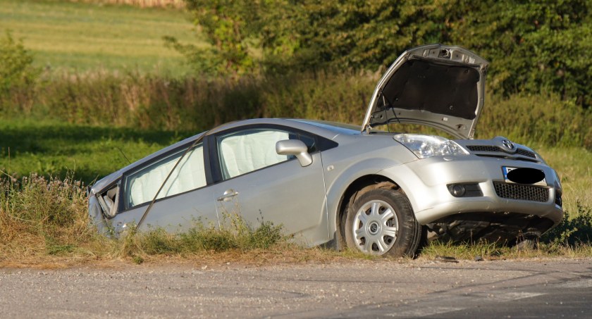 Wypadek na trasie Wysokie Mazowieckie - Zambrów. Droga zablokowana [FOTO+AKTUALIZACJA]
