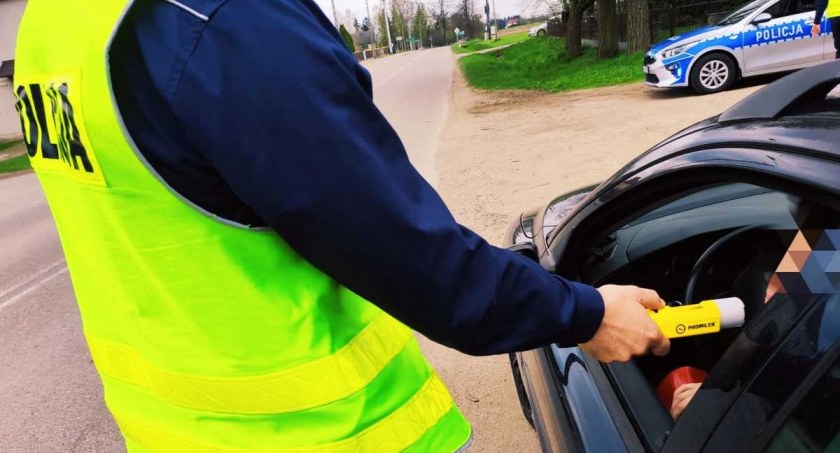 Kierowcy mercedesów na podwójnym gazie [foto]