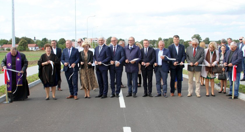 Ciechanowiec: Trzy drogi gminne oficjalnie oddane do użytku [foto]
