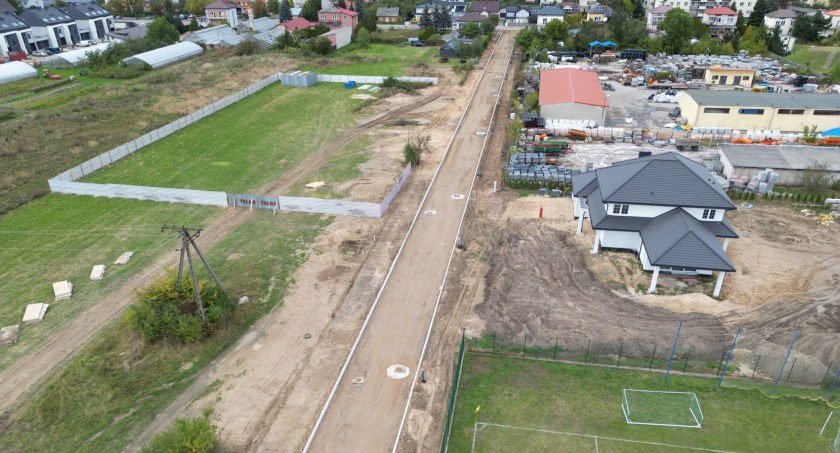 Za stadionem powstaje nowa ulica. Wkrótce ruszy budowa bloku [FOTO+VIDEO]