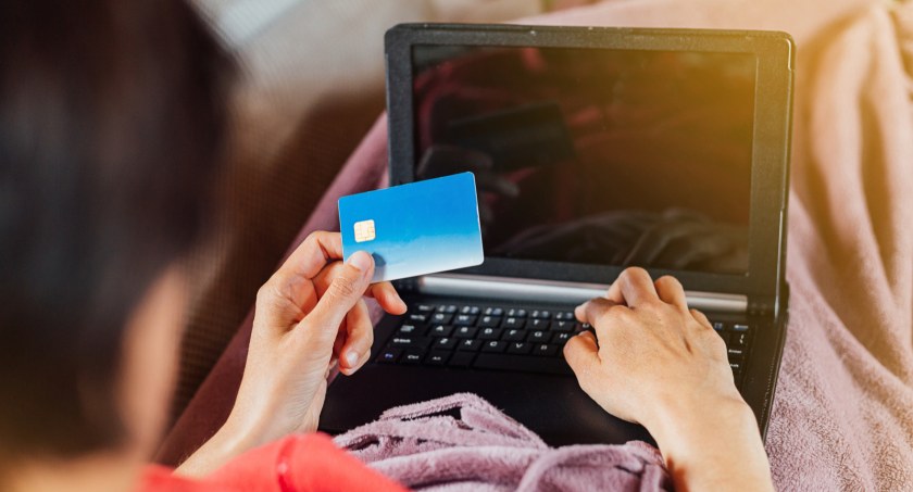 Kolejna mieszkanka powiatu ofiarą oszustów internetowych