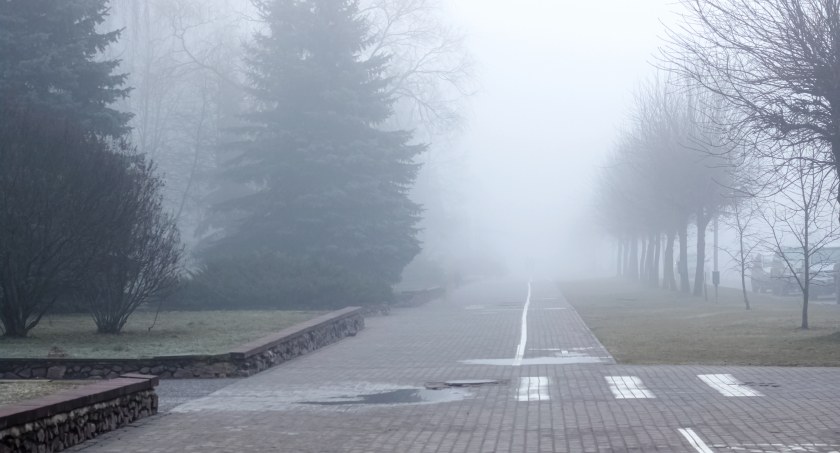 Groźne mgły przed nami. IMGW ostrzega