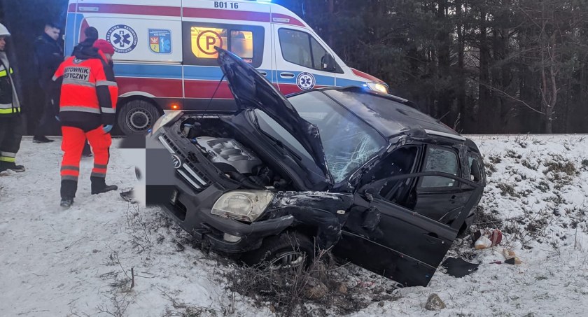 Wypadek na trasie Sokoły - Jeżewo Stare. Jedna osoba w szpitalu [FOTO]
