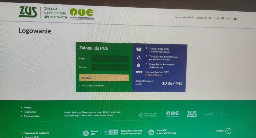 Duchowni i rodzice zatrudniający nianie również musza mieć konto na PUE ZUS