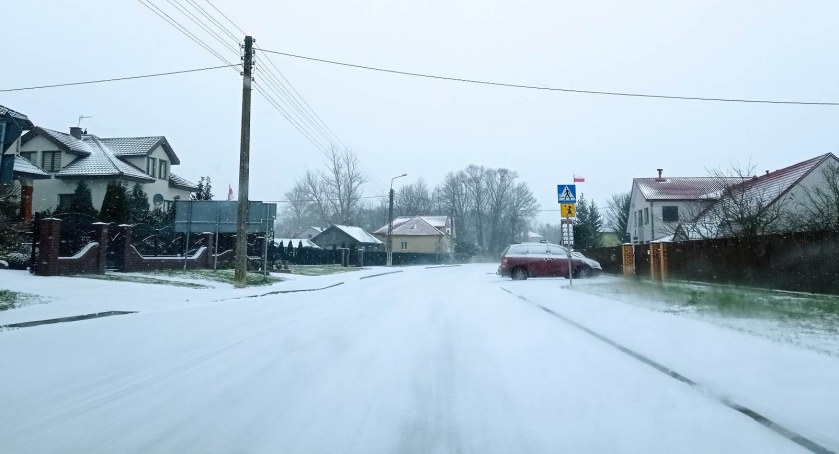 Zima zaatakowała. Trudne warunki na drogach. Co nas czeka w pogodzie? [foto]