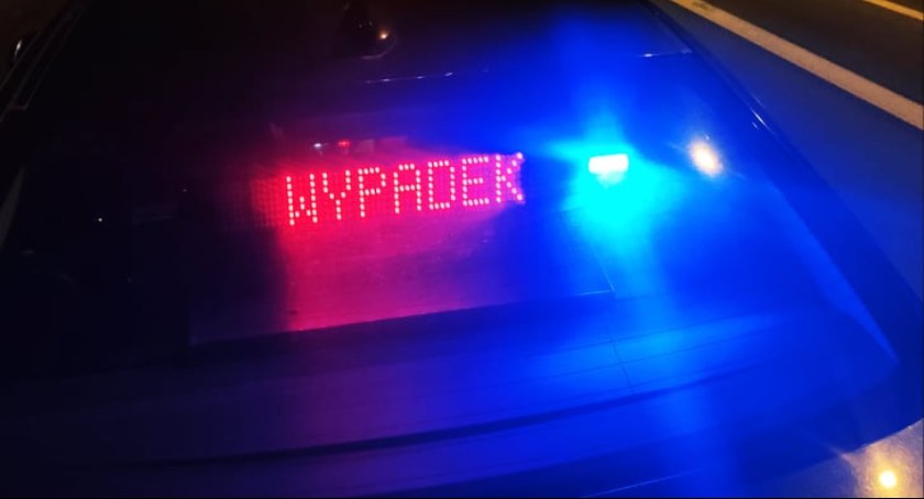 Trzy dachowania w przeciągu nieco ponad godziny. Niebezpieczny poranek w powiecie