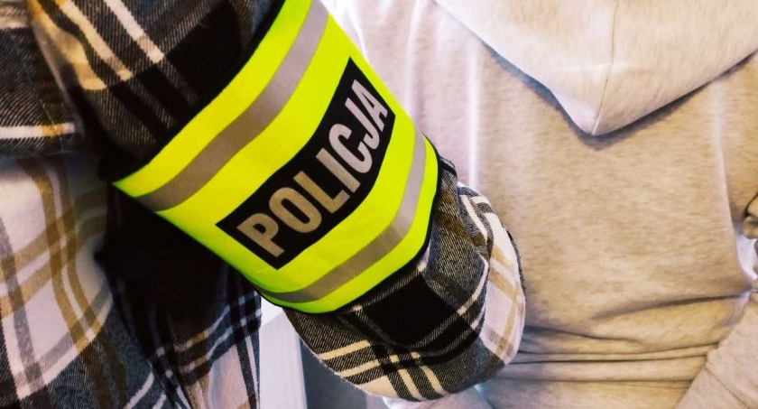 Odpowiedzą za rozbój i uchylanie się od płacenia alimentów. Policja zatrzymała poszukiwanych mężczyzn