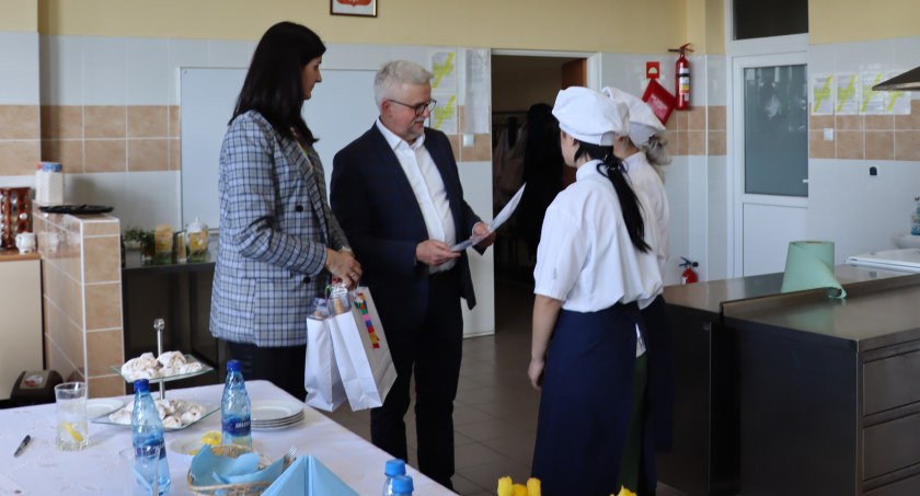 Uczennice CKZ w Wysokiem Mazowieckiem z awansem do finału konkursu Gotuj z klasą [foto]